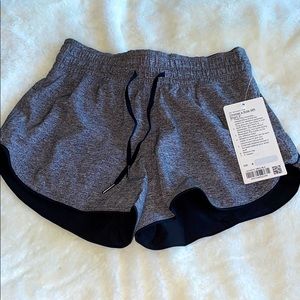 Lululemon Choose A Side MR Short 3”